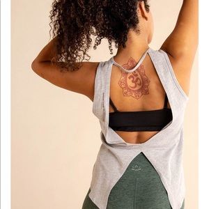 NWT Barre3 Deep Back Signature V Tank